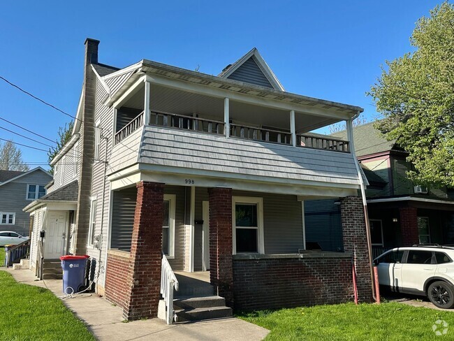 Building Photo - 998 Butterworth St SW Unit Apt 1