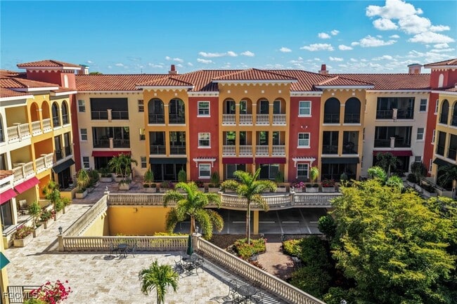 Photo - 21460 Strada Nuova Circle Unidad B307