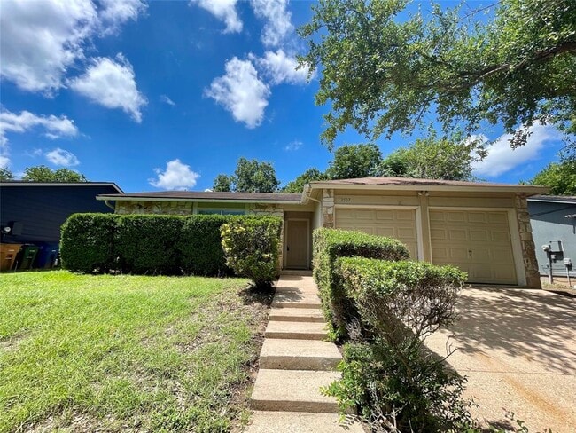 Building Photo - 2507 Sweet Clover Dr Rental