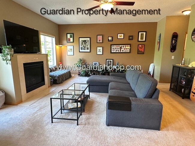 Photo - Lakeville 2 Bedroom Town Home, Dishwasher, Fireplace, 2 Car Garage, Garage Bonus Room