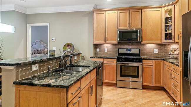 Photo - 203 Center Meadow Ln Unit 203