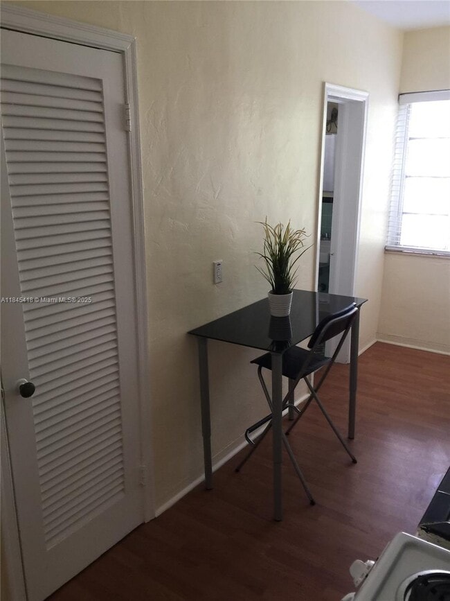 Photo - 2821 SW 1st Ave Unit 8