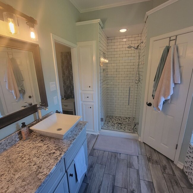 Photo - 4 Bedroom 2 Bath in Stockwell