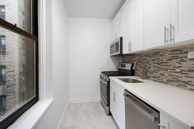 125 W 96th St