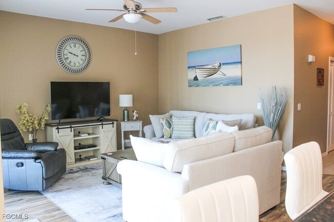 Photo - 16685 Lake Cir Dr Unidad 1044