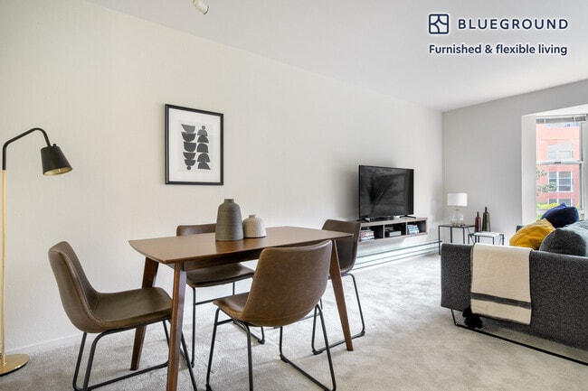 Photo - 570 Beale St Unit FL3-ID263