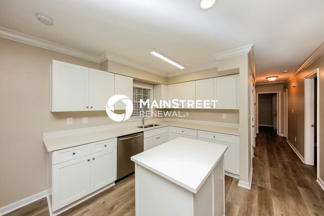 Photo - 3 Bedroom Pet-Friendly Home in Powder Springs, GA with Main Street Renewal