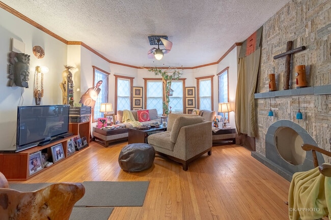 Photo - 1722 N Merrimac Ave