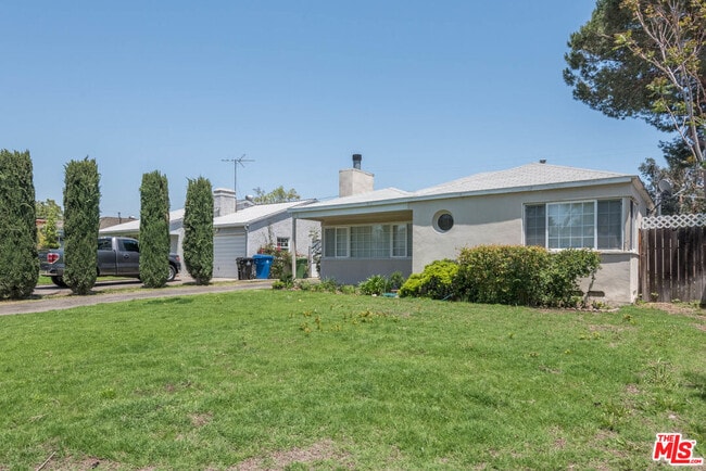 Building Photo - 5112 Auckland Ave