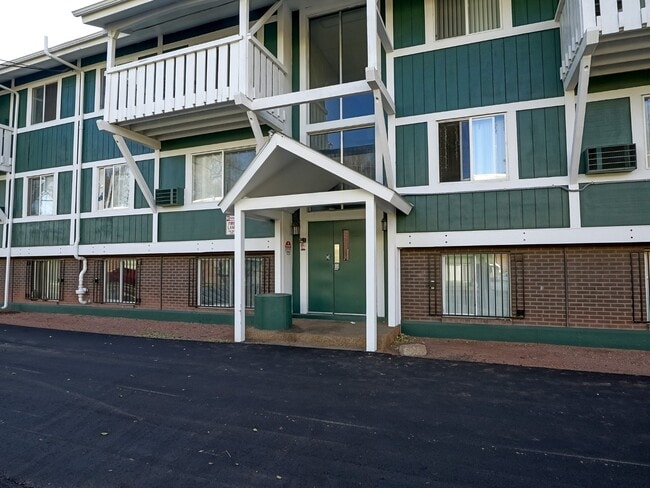 Building Photo - Southgate Commons