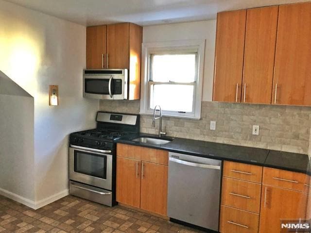 Photo - 204 6th St Unit 2