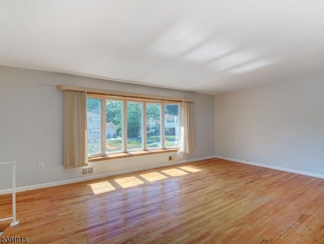 Photo - 17 Brook Pl