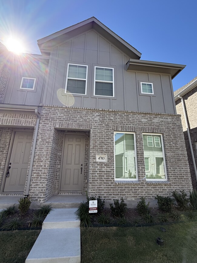 Building Photo - 4703 Stirring Pathway