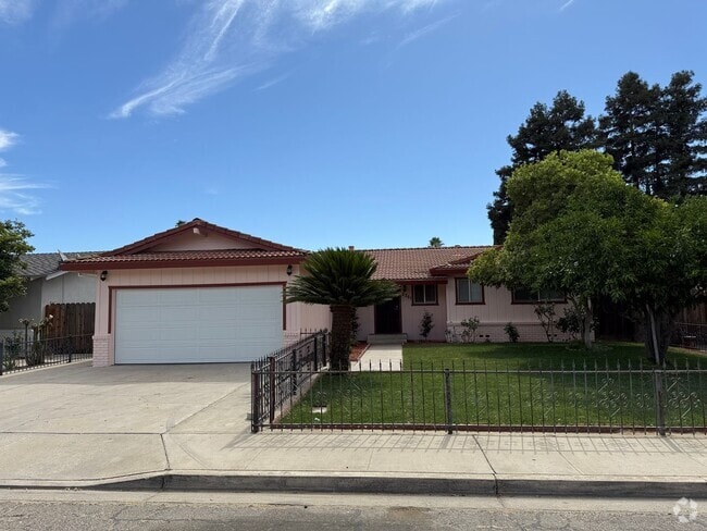 Building Photo - 3-bedroom single story in the heart of Tur... Rental