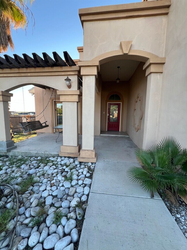 Photo - 373 Lenora Ave