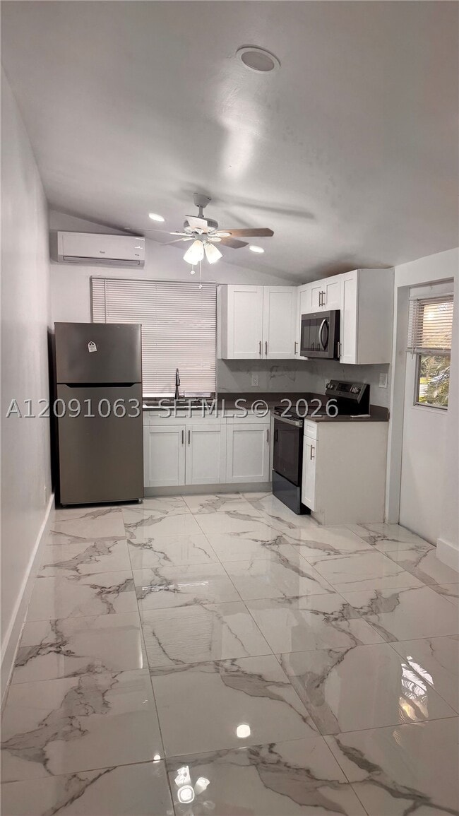 1905 Harding St Unit 1