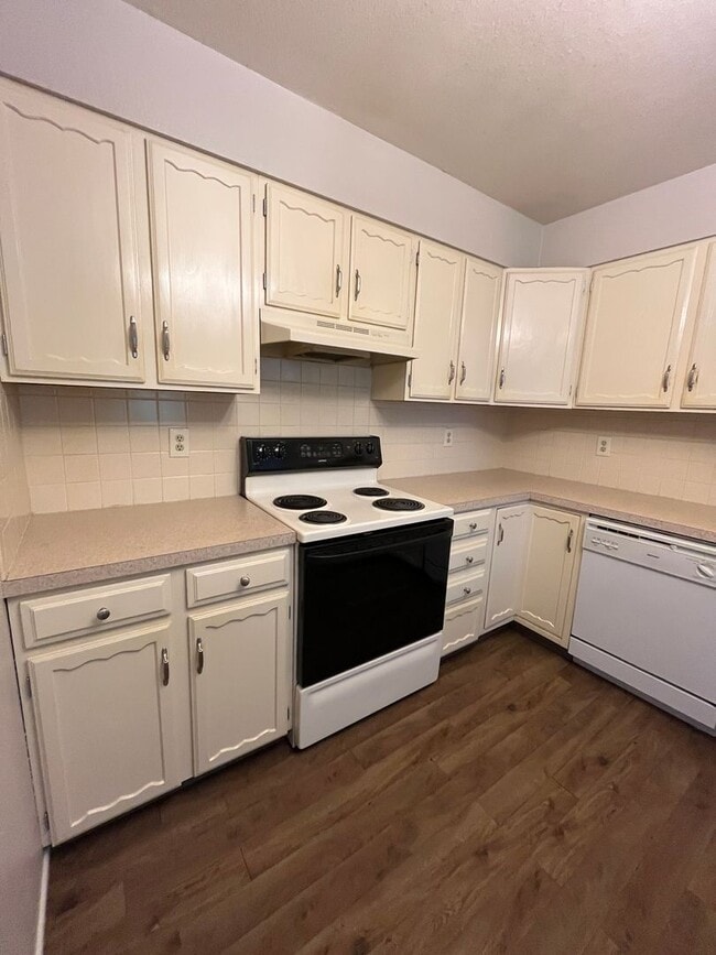 Photo - 3-Bed, 2-Bath Duplex across from Lake Loveland!