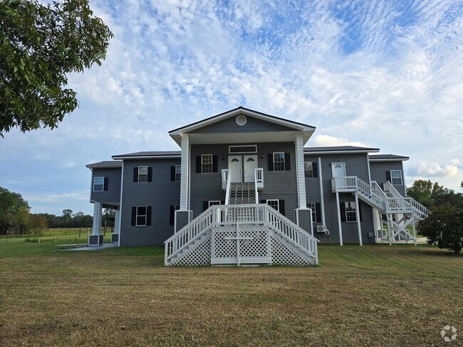 Building Photo - 900 Race Track Rd Rental