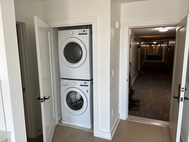 Photo - 917 Bennington St Unit 310