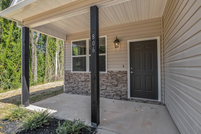 Front Porch - 806 Hogan Rd