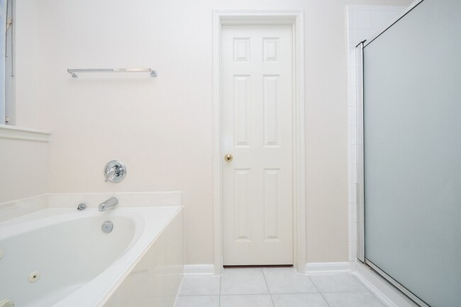 Building Photo - 14234 Silver Glade Ln