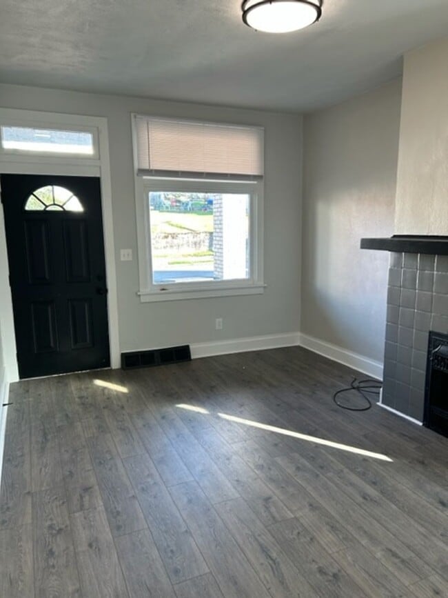 Photo - 656 Dow Ave Unit Apt B