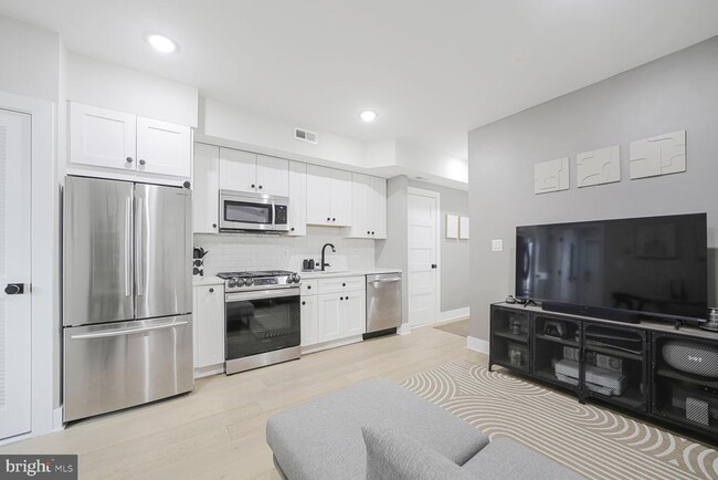 Building Photo - 1144 Owen Pl NE Unit 1