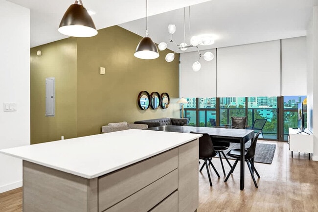 Photo - 1220 17th St Unidad SI ID1503935P