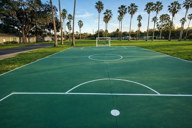 Oak Leaf Apartments