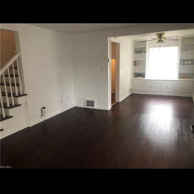 Photo - 3337 Sutton Rd