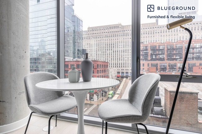 Photo - 311 W Illinois St Unidad FL6-ID150