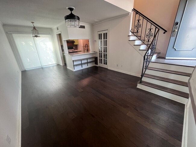 Photo - 725 N Stackman Dr