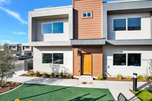 Photo - 8081 Lampson Ave