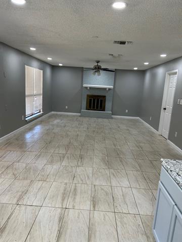 2319 Abbington Ln