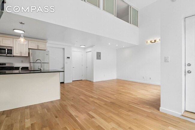 Building Photo - 802 DeKalb Ave Unit D4 Rental