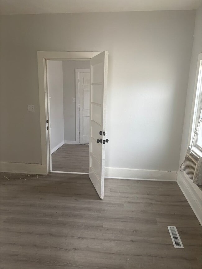 Photo - 605 E 14th St