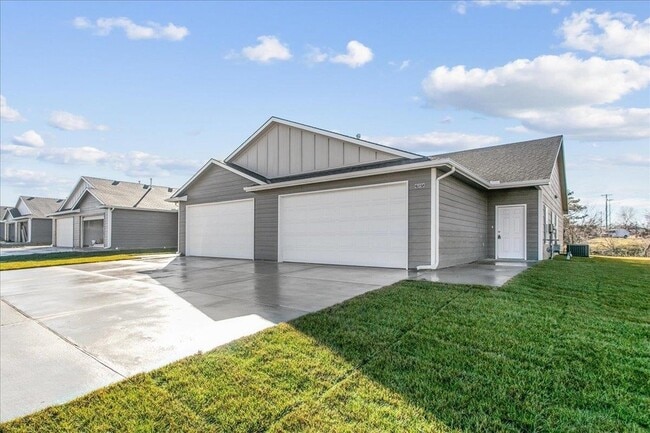 Photo - 2905 S Bunker Hl Dr
