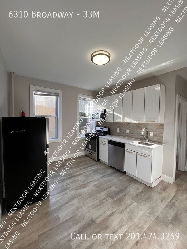 Building Photo - 6310 Broadway-33M Unit 33M