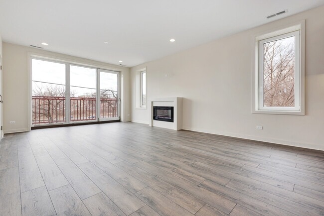 Photo - 2824 W Van Buren St Unit 201