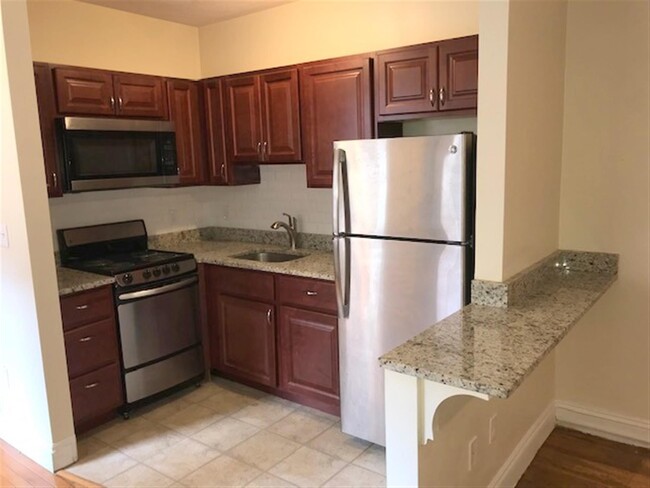 Photo - 3 Craigie Cir Apartments Unit 3