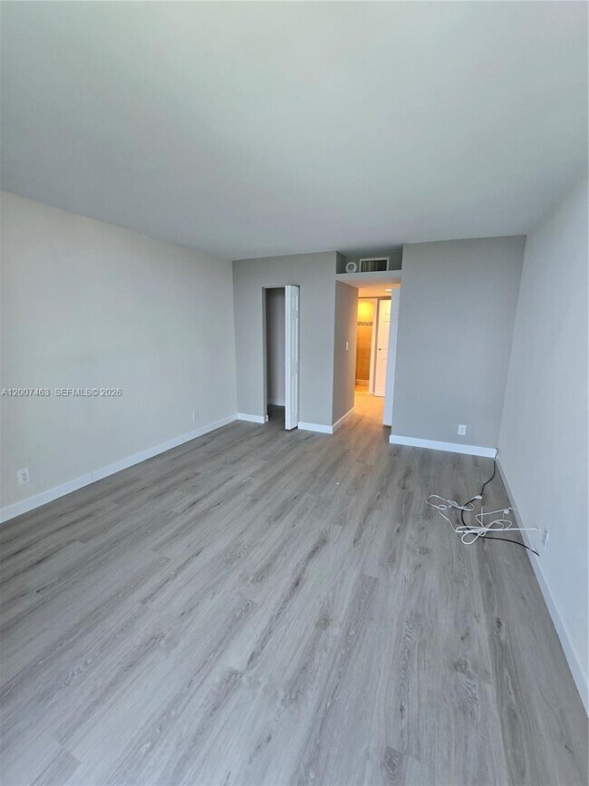 Photo - 100 Bayview Dr Unit 1420