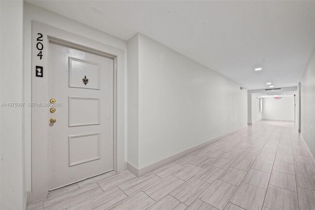 Photo - 303 Racquet Club Rd Unit 204