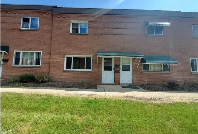 Photo - 215 Dalepark Dr Condo Unit 5