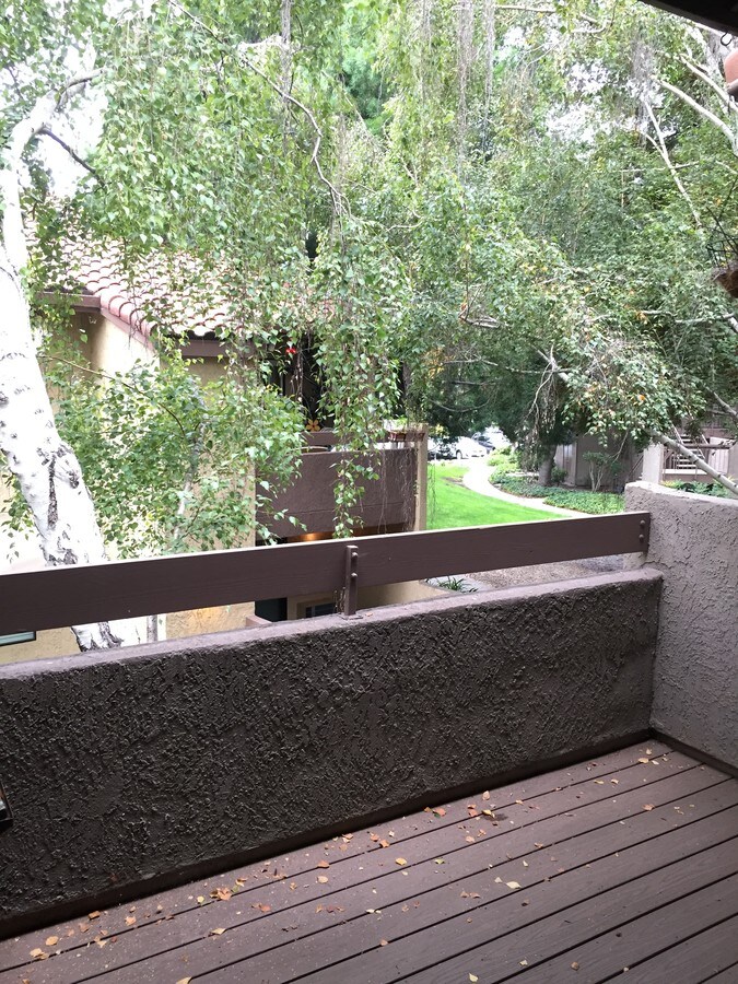 Patio - 2250 Monroe St Apartment