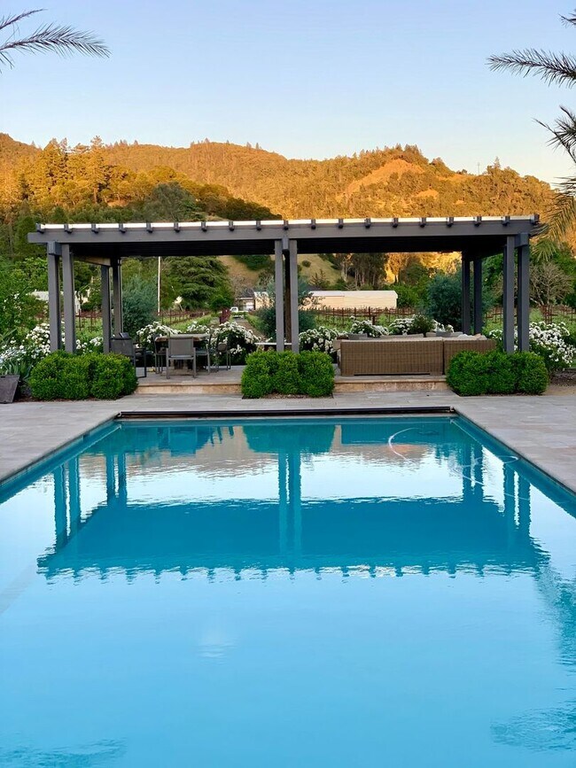 Photo - Fully Furnished Stunning Calistoga Retreat