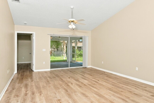 1205 Oak Trace Dr