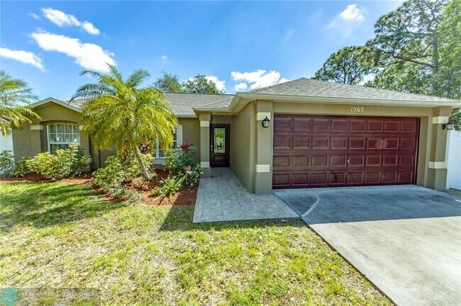 Photo - 1565 SW Hibiscus St