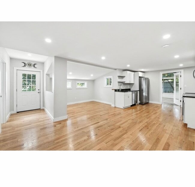 Building Photo - 45B Warner St