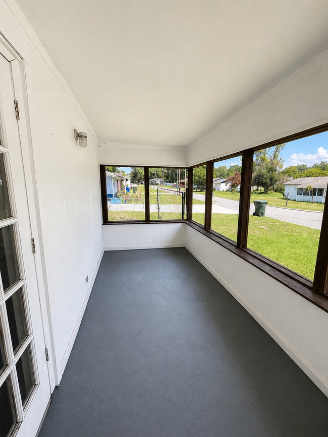 Photo - Spacious 2-story 5 Bedroom / 2 Bathroom