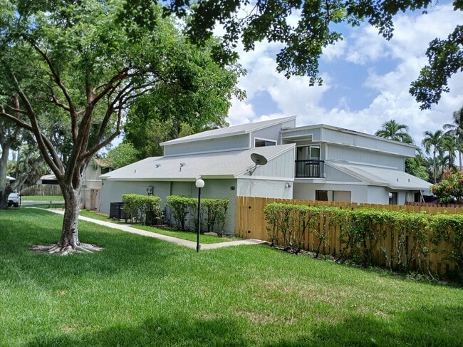 Building Photo - 617 NW 132nd Ter Rental